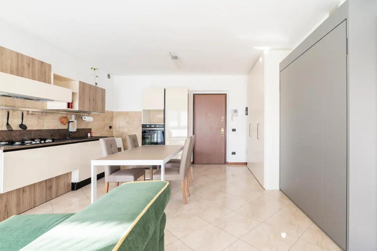 Apartamento Elegante Bilocale, Zona Centro Lodi Exterior foto